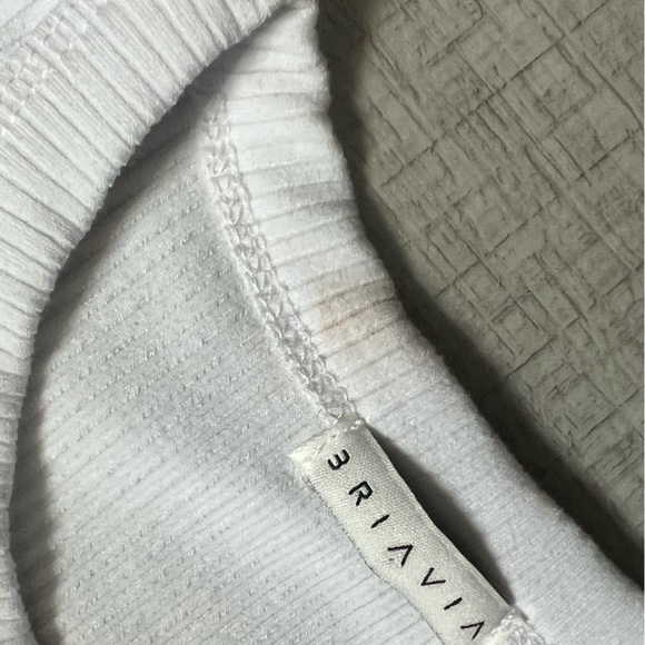 BRIAVIA BRIDGEWATER RIBBED TANK White Ribbed Tank Top Medium - Picture 10 of 16